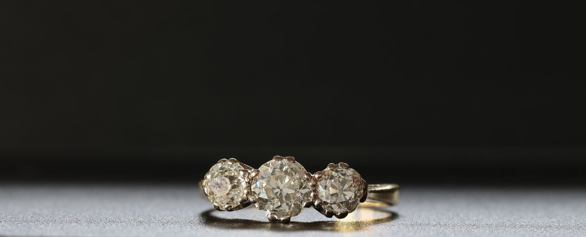 How to Buy an Antique Diamond Engagement Ring in the UK